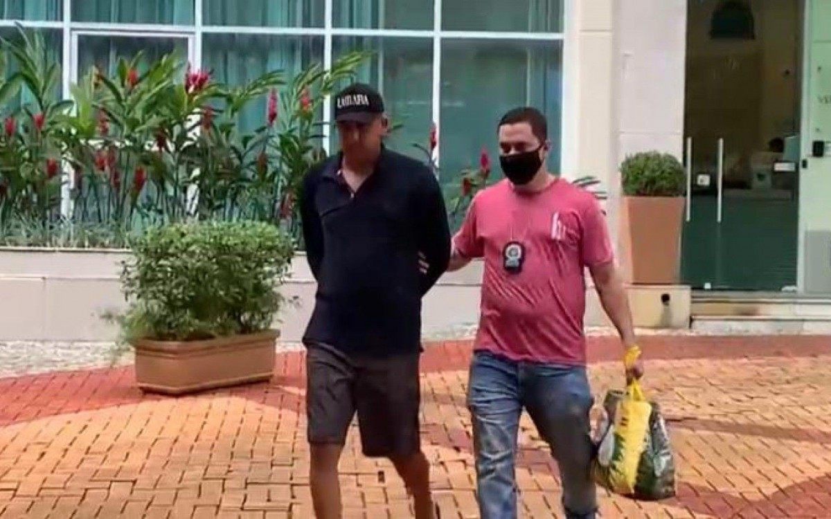 Alexander Moreira da Silva, conhecido como Nem da Posse ou Nem 38, de 26 anos, por policiais da 24&ordf; DP (Piedade), em um condom&iacute;nio de luxo, na Barra da Tijuca - Divulga&ccedil;&atilde;o 