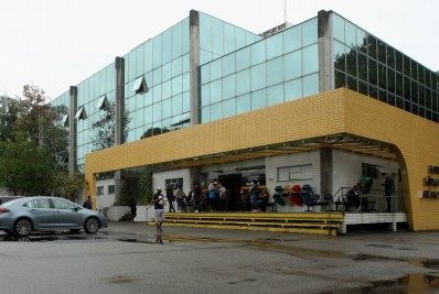 Força-tarefa do MPRJ tenta retirar pertences dos mortos na operação do Jacarezinho no IML