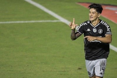 Cano, do Vasco, supera Gabigol, do Flamengo, e é eleito craque da galera no Carioca