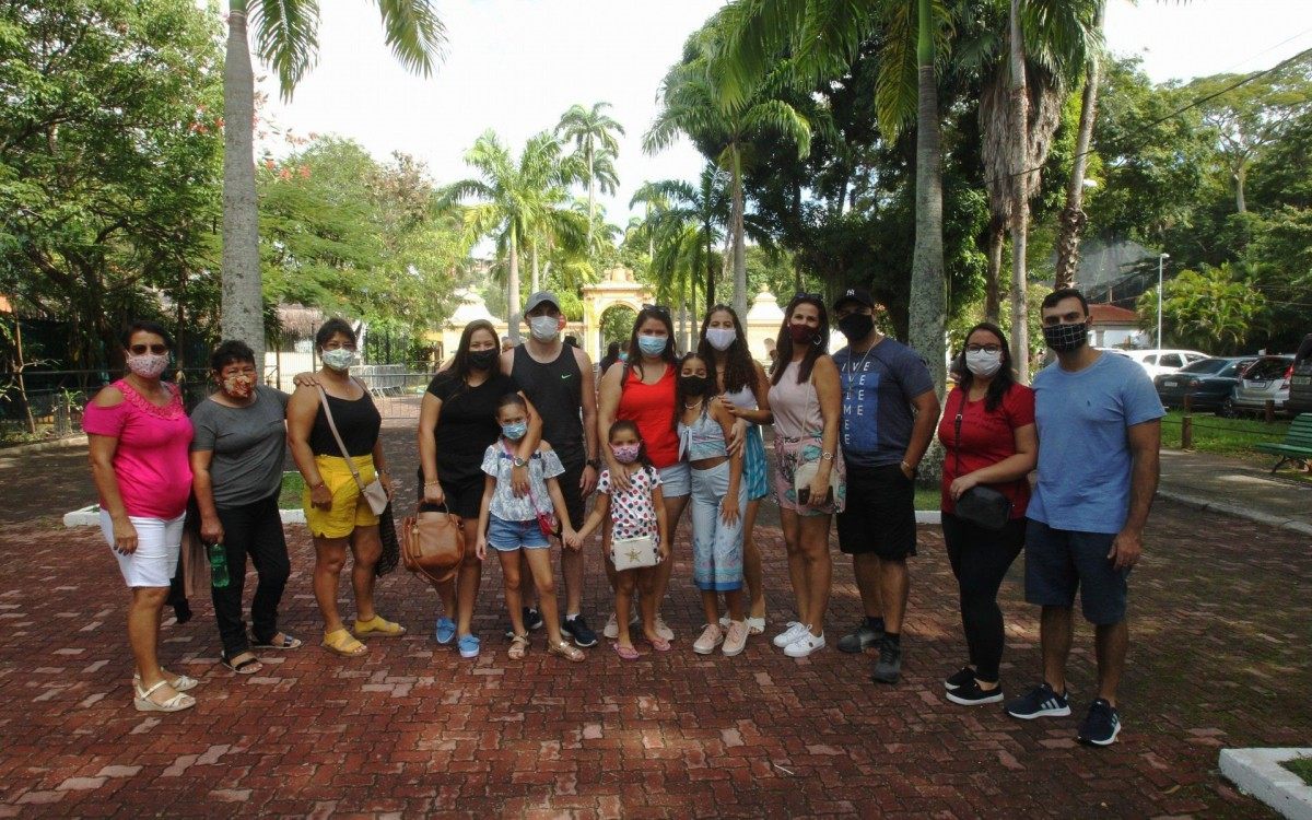 Dia das m&atilde;es com lazer pela cidade. Na foto, fam&iacute;lia de S&atilde;o Crist&oacute;v&atilde;o aproveita o dia para visitar o Zoo do Rio.