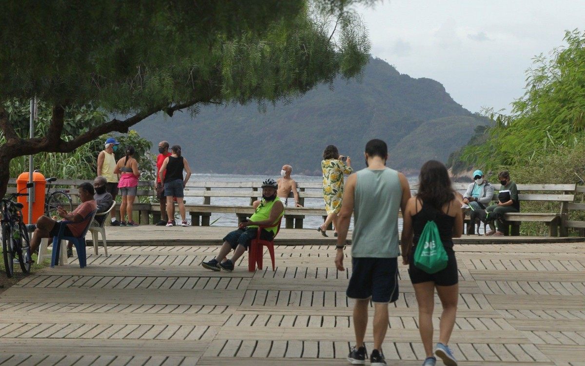 Dia das m&atilde;es com lazer pela cidade. Na foto,Passeio de pessoas no Parque do Flamengo.