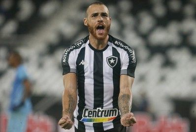 Recuperado de lesão na panturrilha, Pedro Castro está à disposição para duelo decisivo do Botafogo contra o CRB