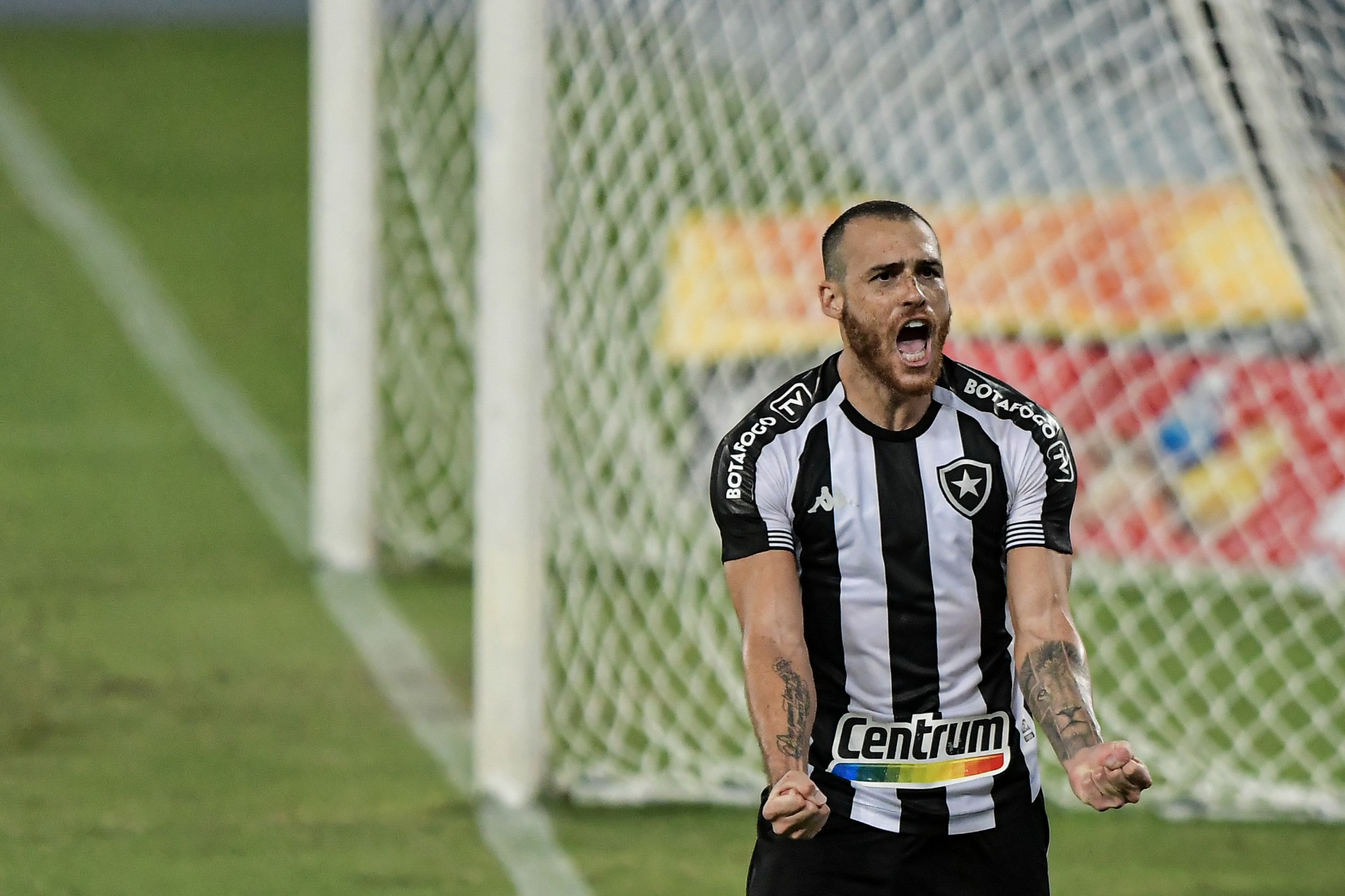 Titular do Botafogo sofre lesão ligamentar no joelho e não joga mais em 2021