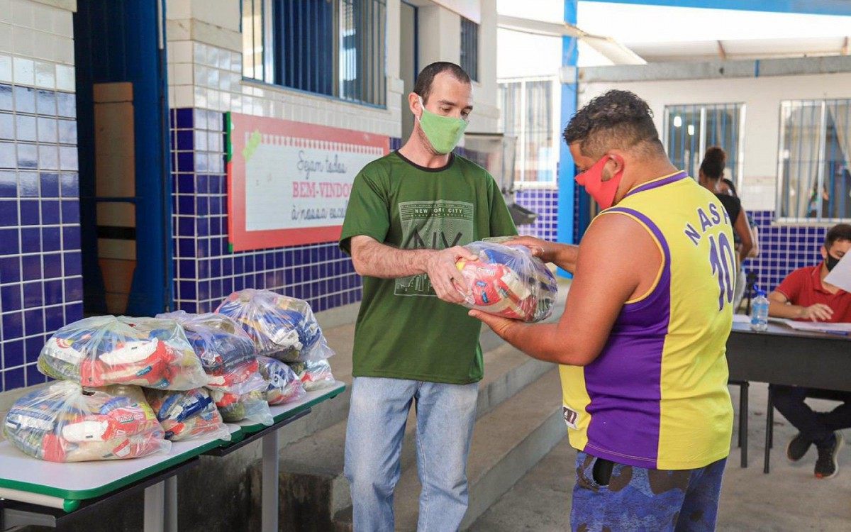 Meriti realiza a entrega de kit alimenta&ccedil;&atilde;o para estudantes da rede municipal