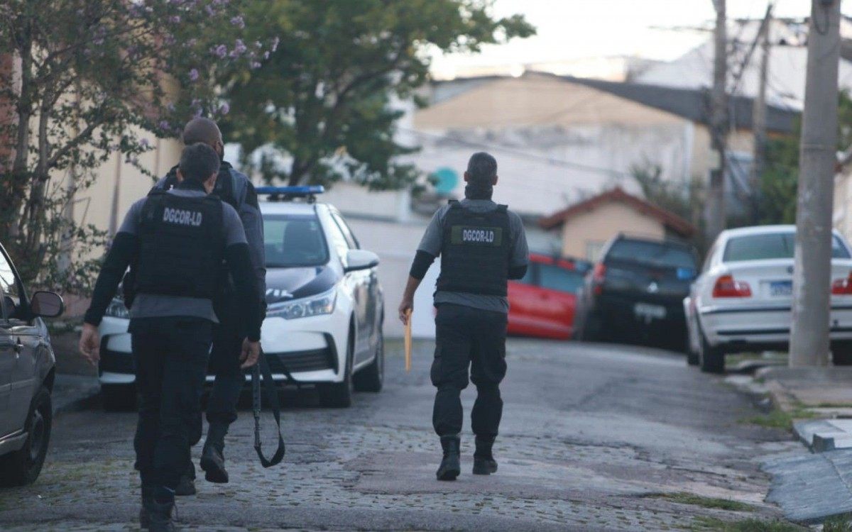 For&ccedil;a Tarefa da Pol&iacute;cia Civil cumpre mandados de busca e apreens&atilde;o contra pessoas ligadas &agrave; mil&iacute;cia da Muzema