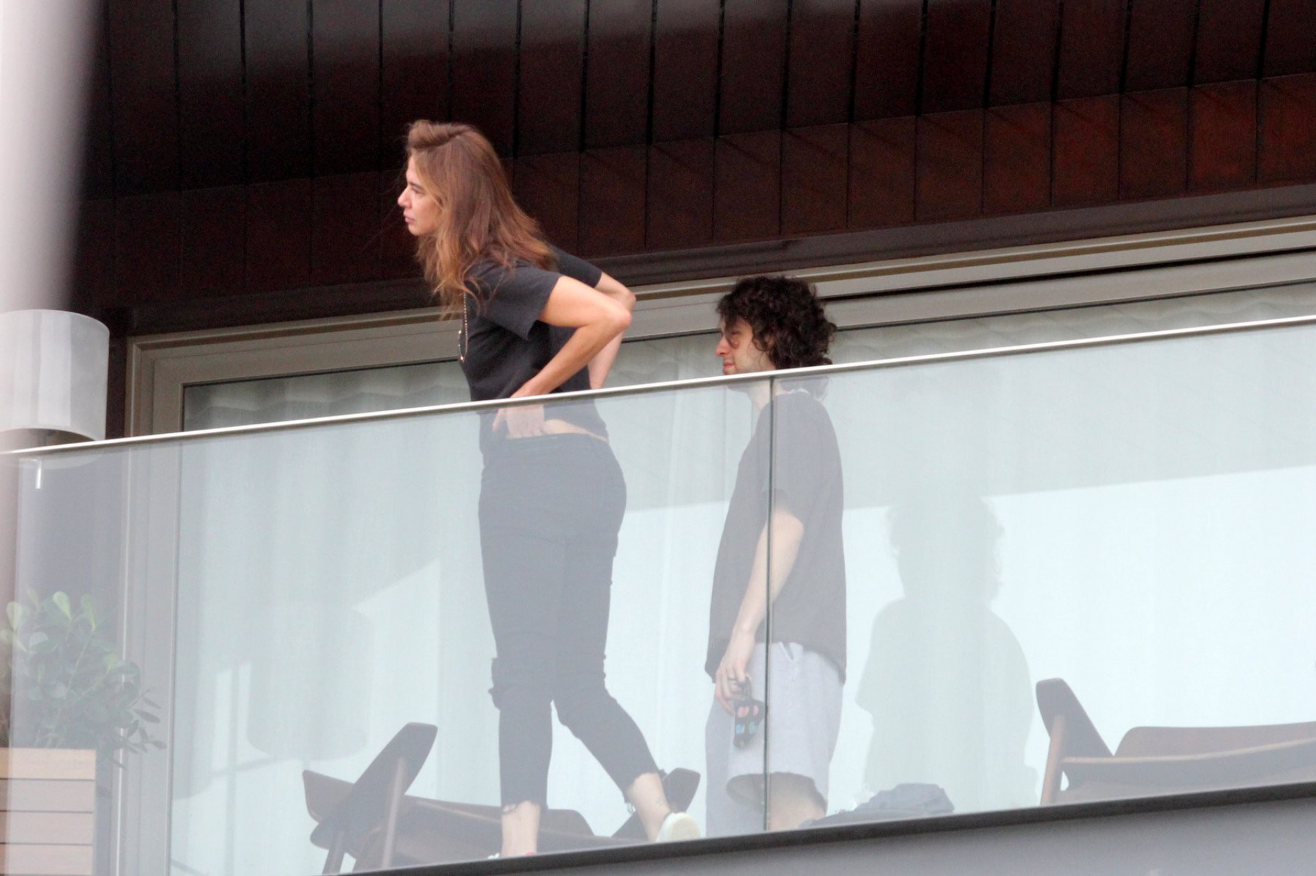 Luciana Gimenez e Lucas Jagger na varanda de hotel na Zona Sul do Rio - Ag. News