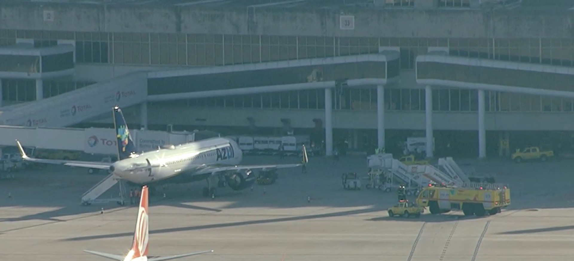 Avi&atilde;o tem pane el&eacute;trica ap&oacute;s decolar e faz pouso de emerg&ecirc;ncia no RioGale&atilde;o