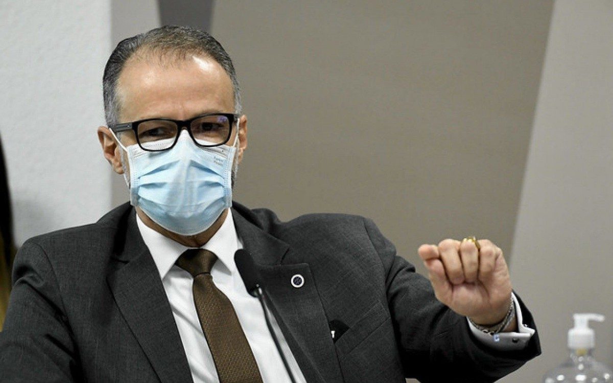 O diretor-presidente da Ag&ecirc;ncia Nacional de Vigil&acirc;ncia Sanit&aacute;ria (Anvisa), Antonio Barra Torres em depoimento na CPI da Covid
