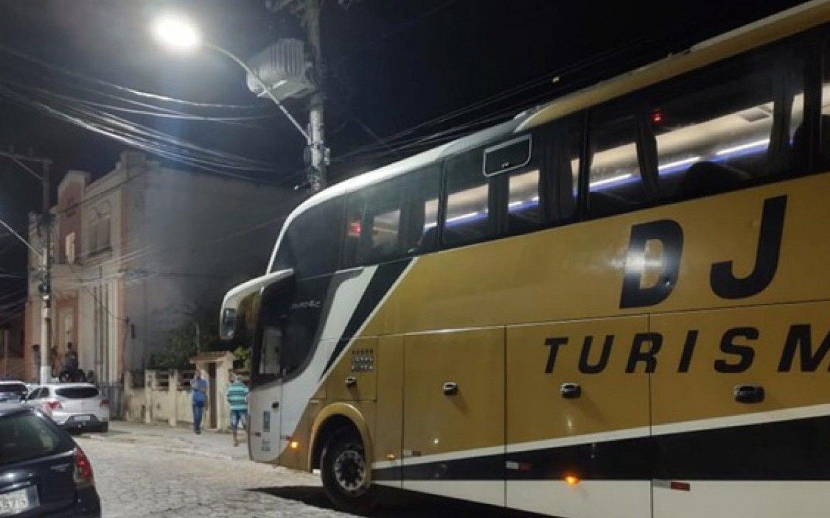 ônibus de turismo é assaltado em Saquarema - Divulgação