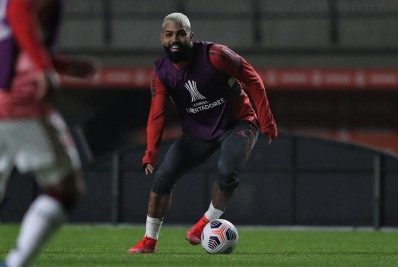 Além de Zico, Gabigol supera a marca de Pelé e mira o top 5 na Libertadores