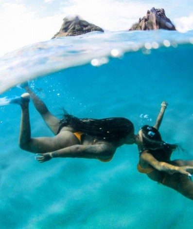 Ludmilla e Brunna Gonçalves em Fernando de Noronha - Reprodução Internet