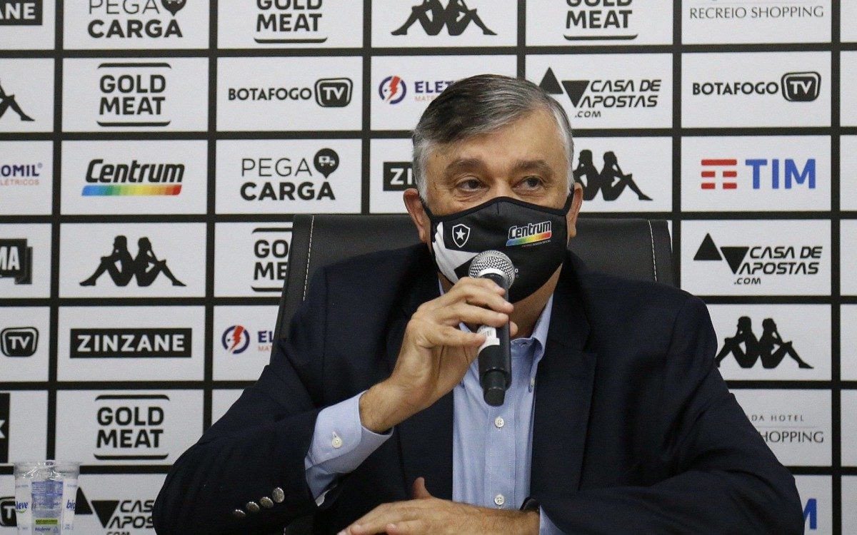 Presidente do Botafogo, Durcesio Mello pediu uma reuni&atilde;o extraordin&aacute;ria com o Conselho Deliberativo - Vitor Silva/Botafogo
