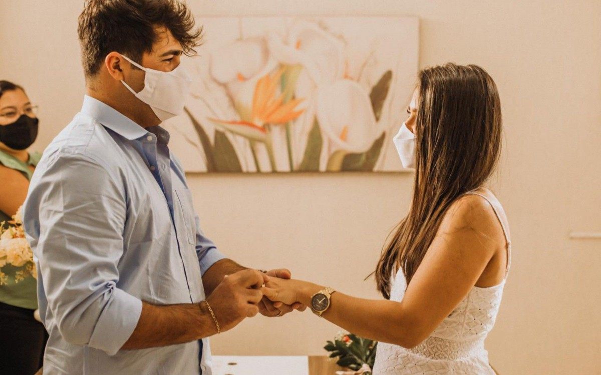 Alian&ccedil;a foi encontrada antes de acabar a cerim&ocirc;nia de casamento no cart&oacute;rio para a felicidade dos noivos.