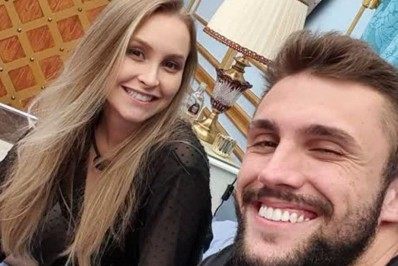 Sem jeito? Arthur Picoli se surpreende com presença de Carla Diaz em live
