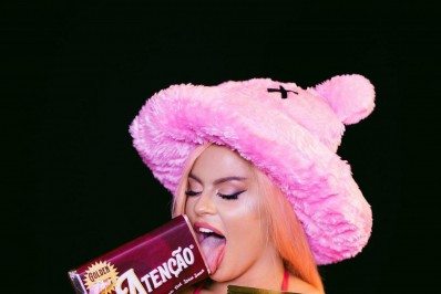 Clipe de Luísa Sonza e Pedro Sampaio é proibido para menores no YouTube por 'conteúdo explícito'