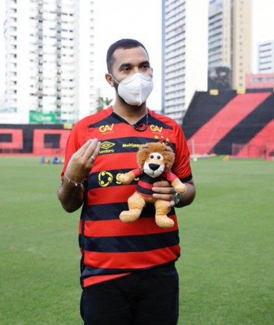 Gil do Vigor foi à Ilha do Retiro, estádio do Sport - Divulgação