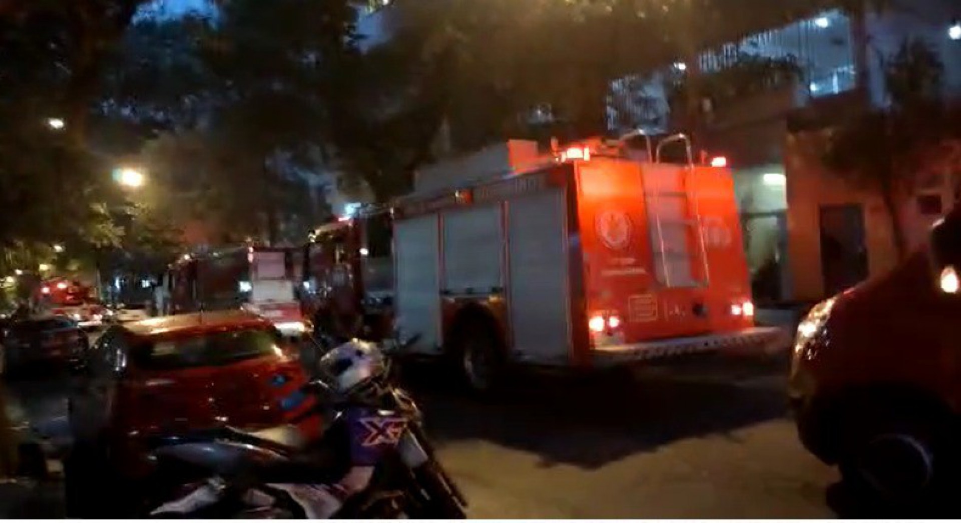 Prédio é evacuado em incêndio na Zona Sul do Rio