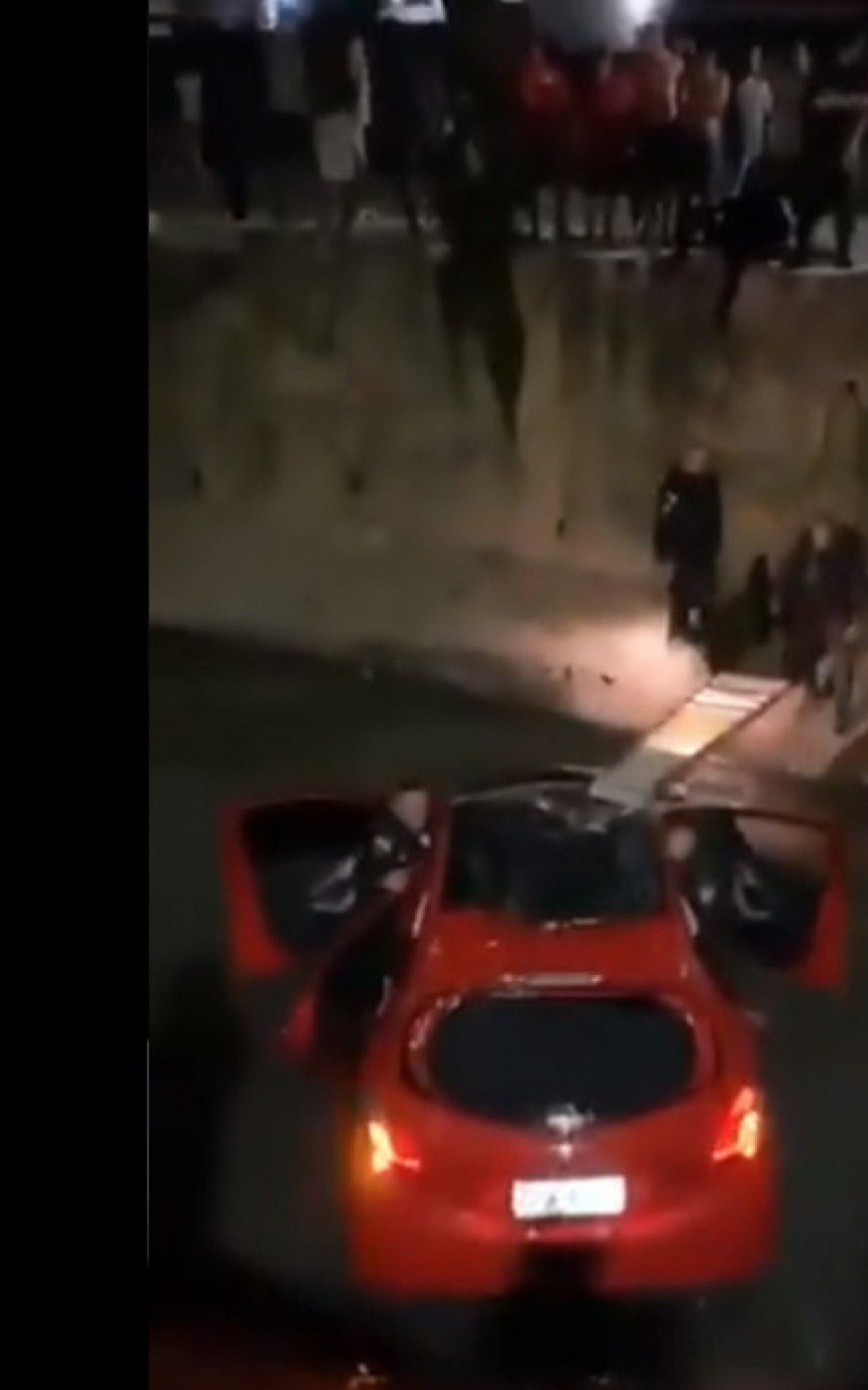 Morador de S&atilde;o Jo&atilde;o de Meriti escapa de ser baleado durante persegui&ccedil;&atilde;o policial 