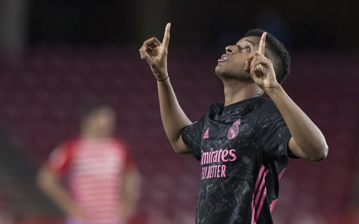 Rodrygo marcou o segundo gol na goleada sobre o Granada