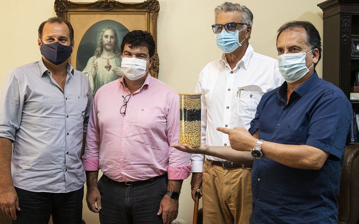 Prefeito Welberth Rezende visita fazendas da regi&atilde;o para discutir os rumos do da economia rural do munic&iacute;pio. 