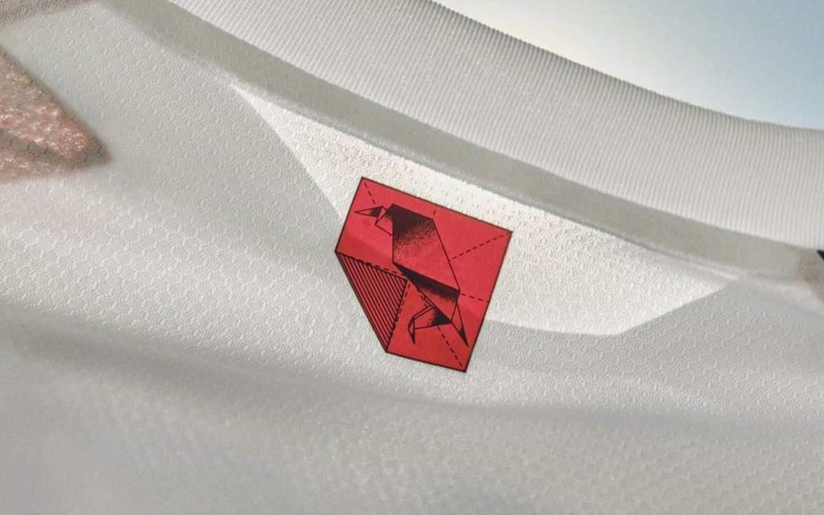 Flamengo lan&ccedil;ar&aacute; uniforme n&uacute;mero 2 nesta sexta-feira