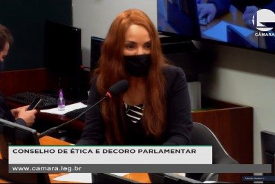 Flordelis afirma que pastor Anderson do Carmo ficava com mais da metade do salário dela