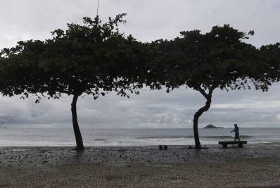 Corpo encontrado na Praia de São Conrado é de homem que entrou no mar para salvar cachorro