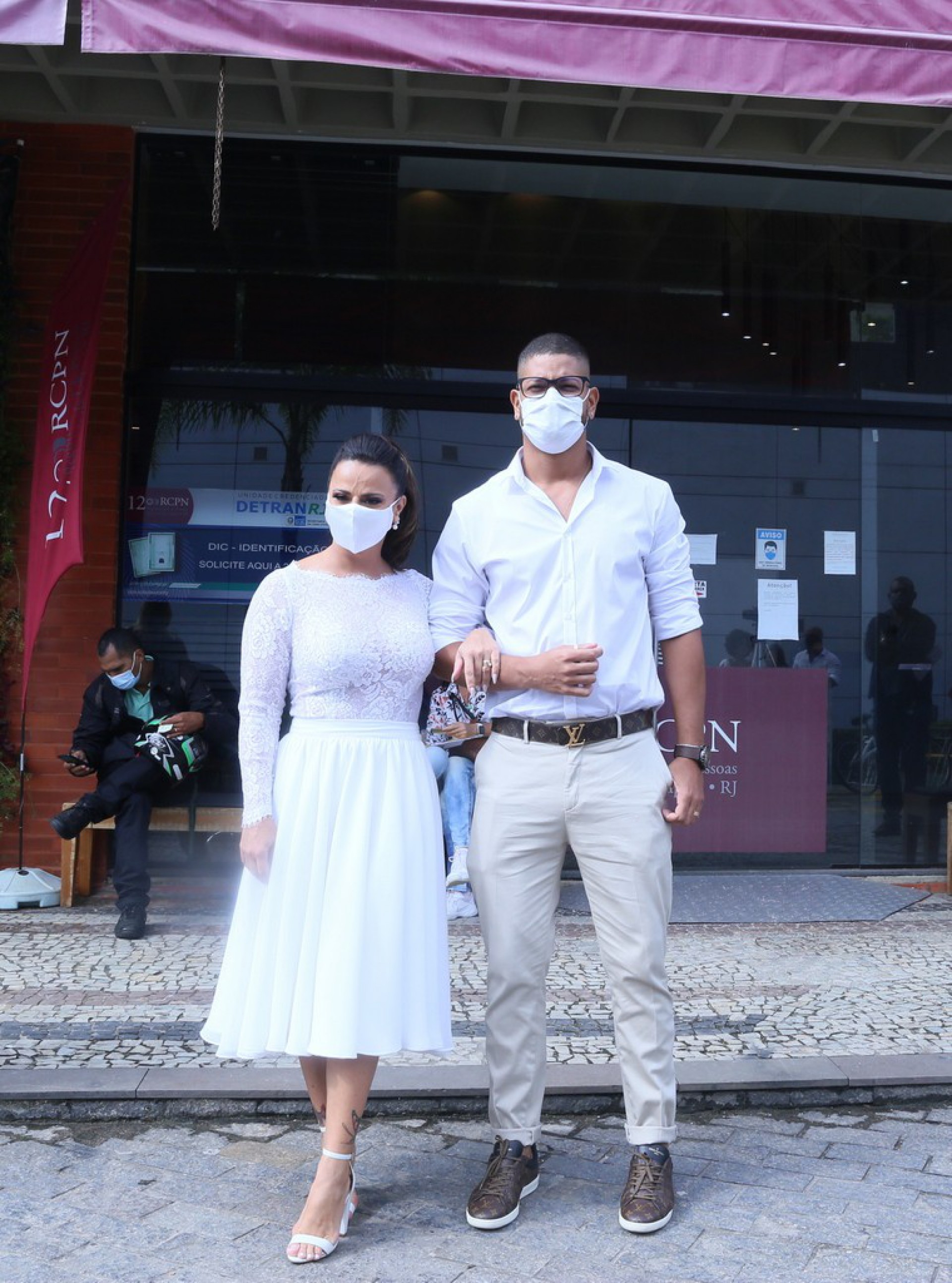 Viviane Araújo e Guilherme Militão se casaram na tarde desta quinta-feira - Ag. News