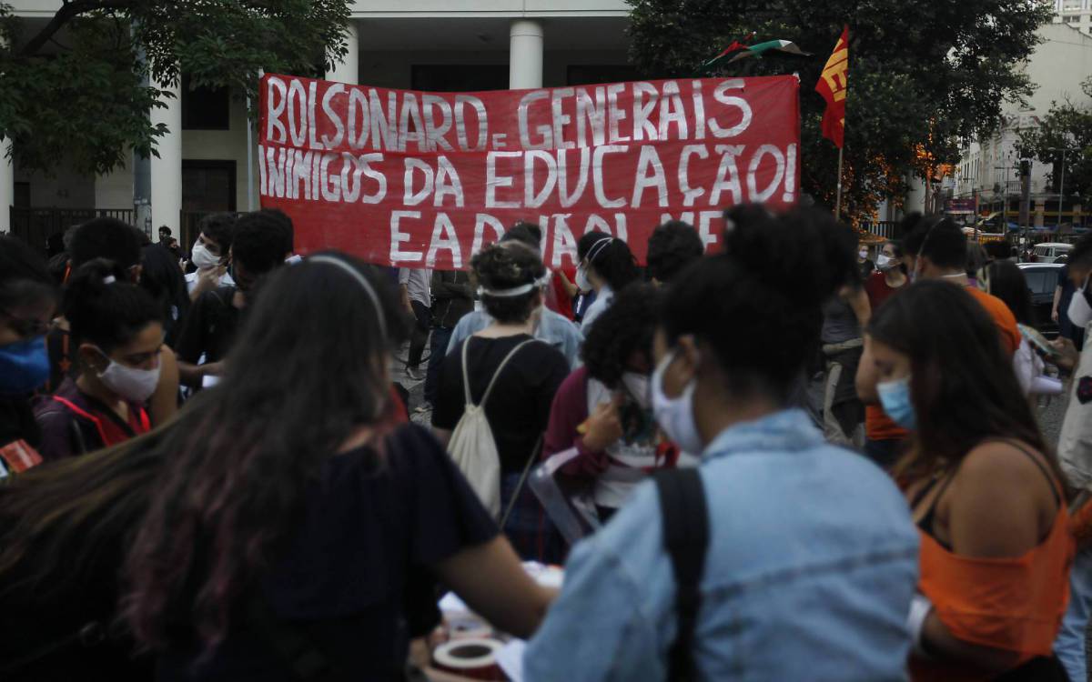 Rio de Janeiro 14/05/2021 - Ato contra o Ministério da Educação e o Congresso Nacional em relação ao orçamento da instituição. Foto: Luciano Belford/Agencia O Dia - Luciano Belford/Agencia O Dia