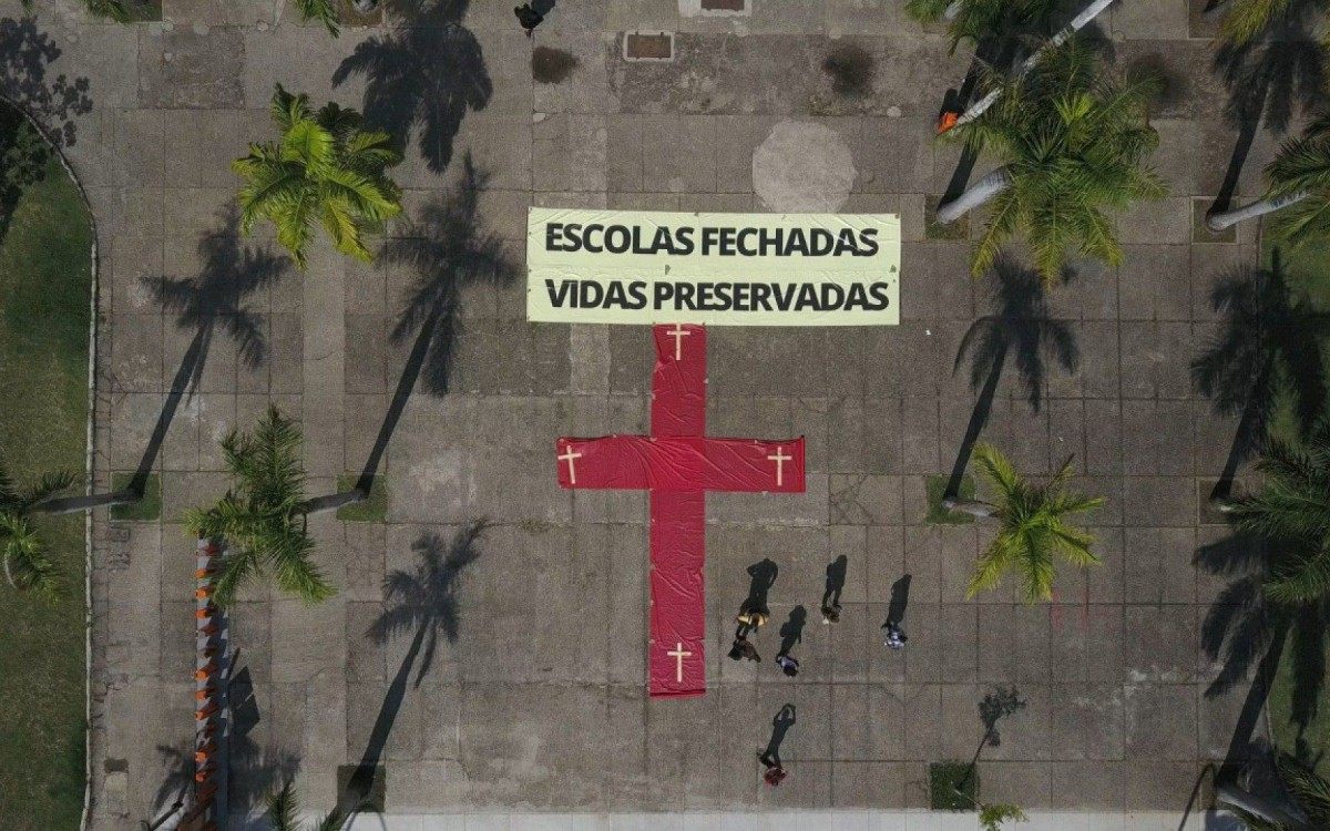 Ato aconteceu na frente da Prefeitura do Rio