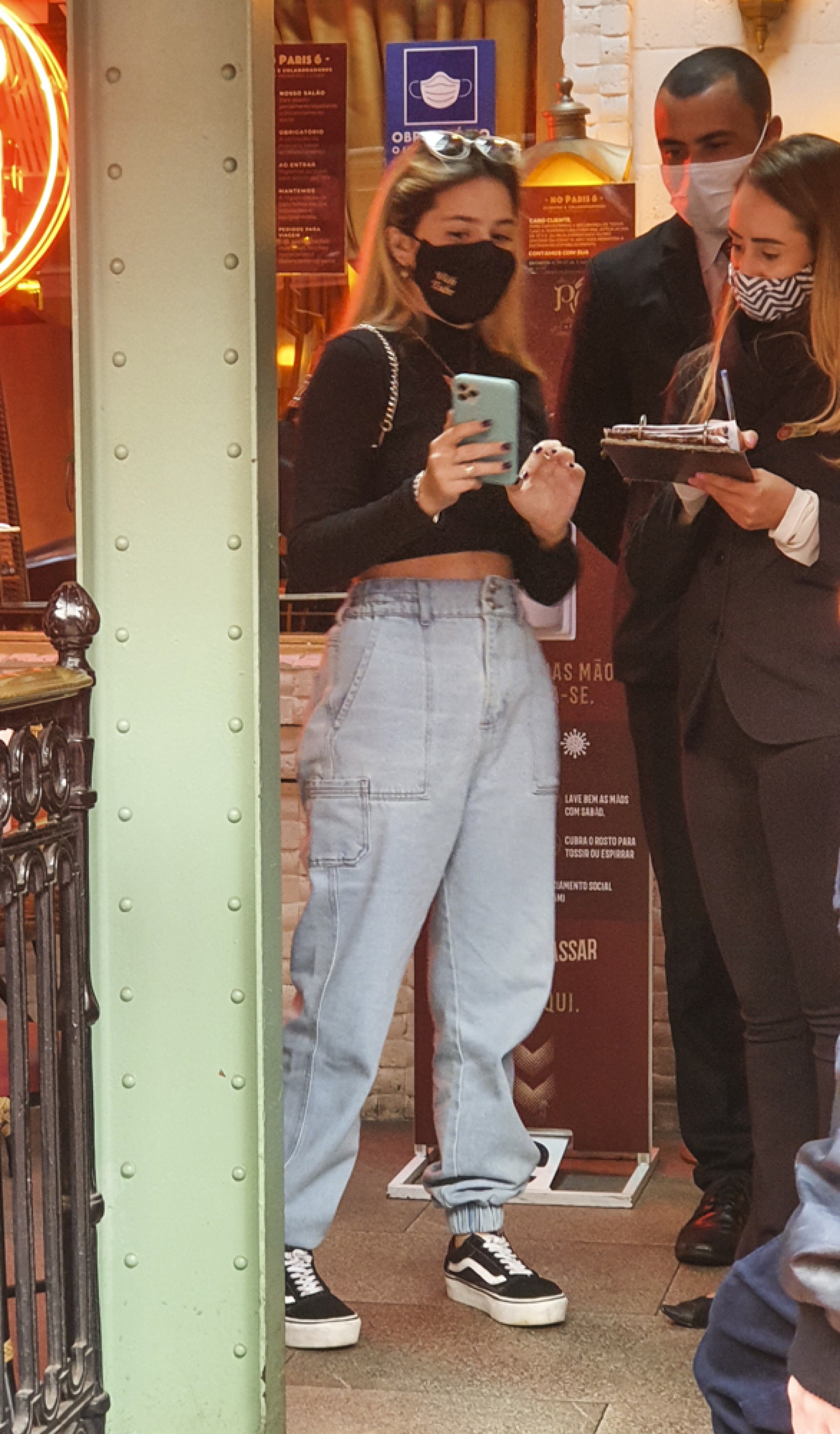 Viih Tube confere sua reserva em restaurante de SP - Ag. News