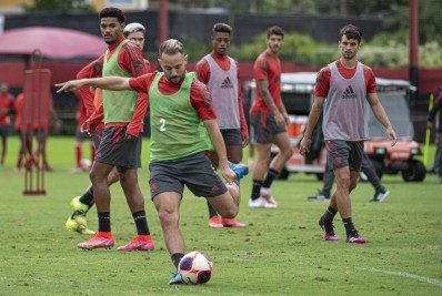 Tite explica convocação de Everton Ribeiro: 'Consistência na Seleção nos deu certeza da escolha'