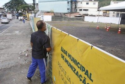 Moradores de Guapimirim reclamam da suspensão da vacina da Covid-19