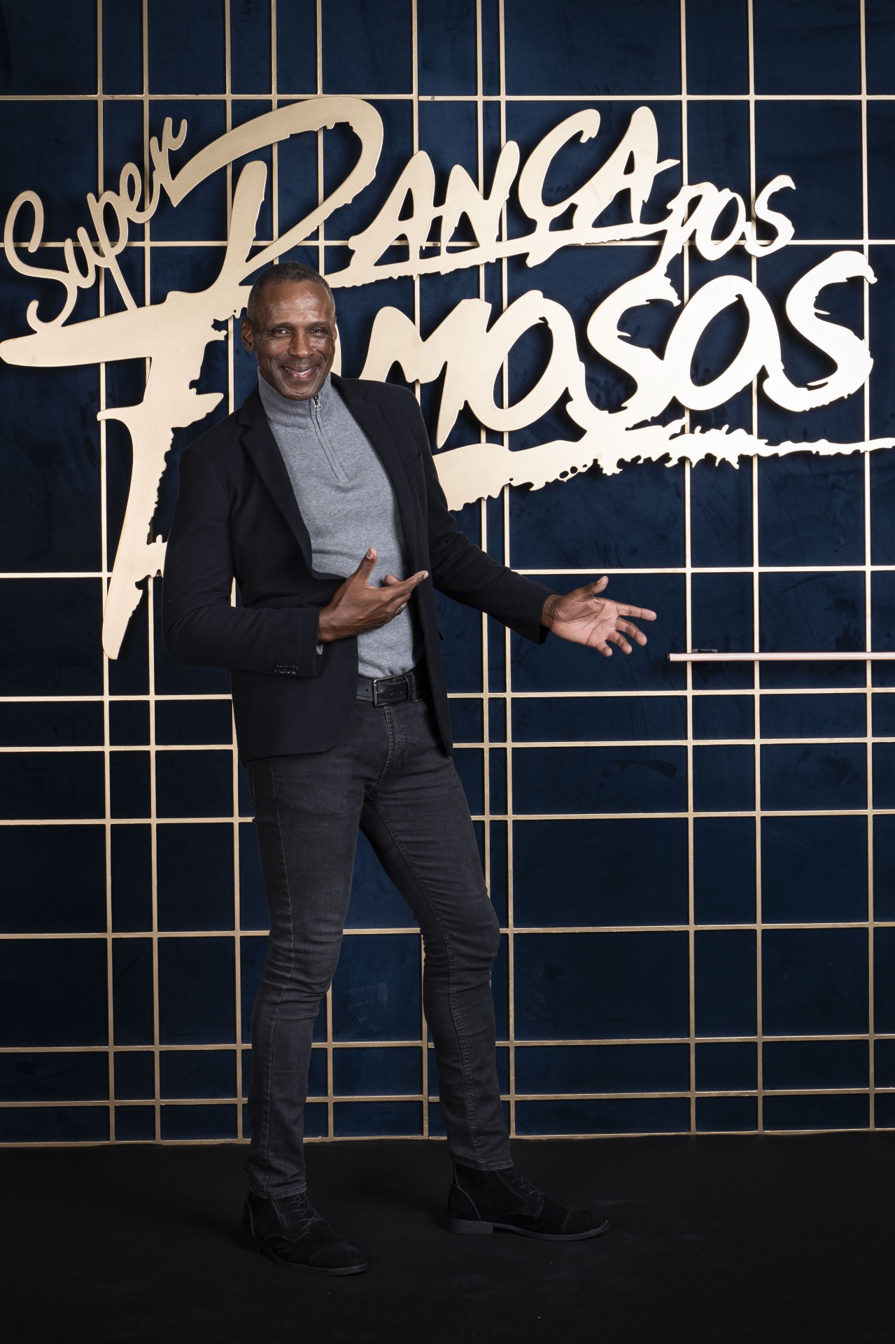 Robson Caetano - Robson Caetano 
      Caption