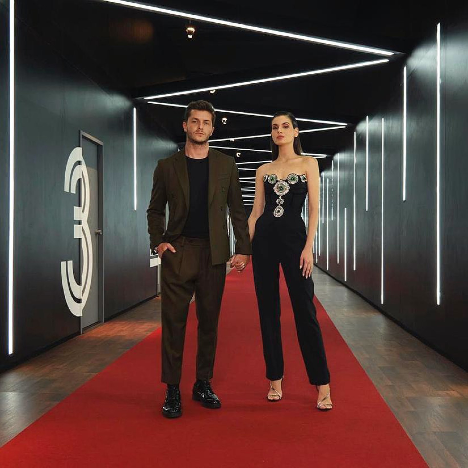 Klebber Toledo e Camila Queiroz  - Divulgação