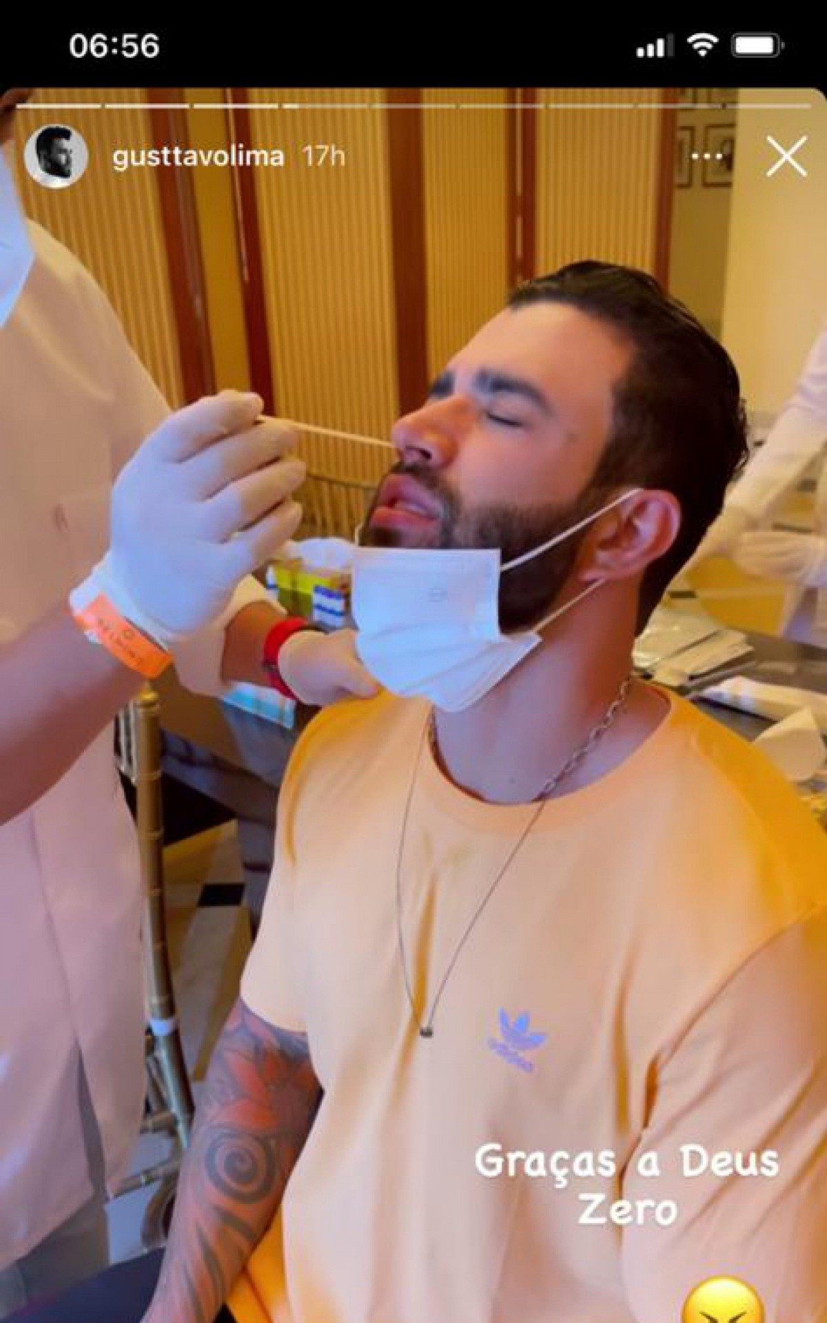 Gusttavo Lima faz teste da Covid-19 no Copacabana Palace