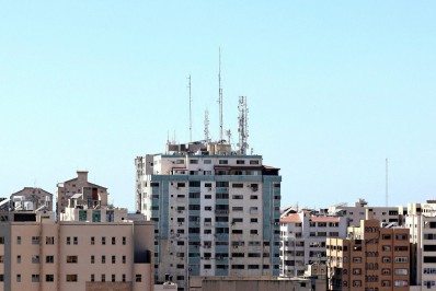 Bombardeio israelense atinge prédio em Gaza com escritórios da AP e Al Jazeera