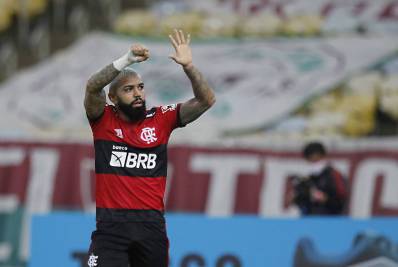 Ceni lamenta chances perdidas e reclama de postura agressiva dos jogadores do Fluminense