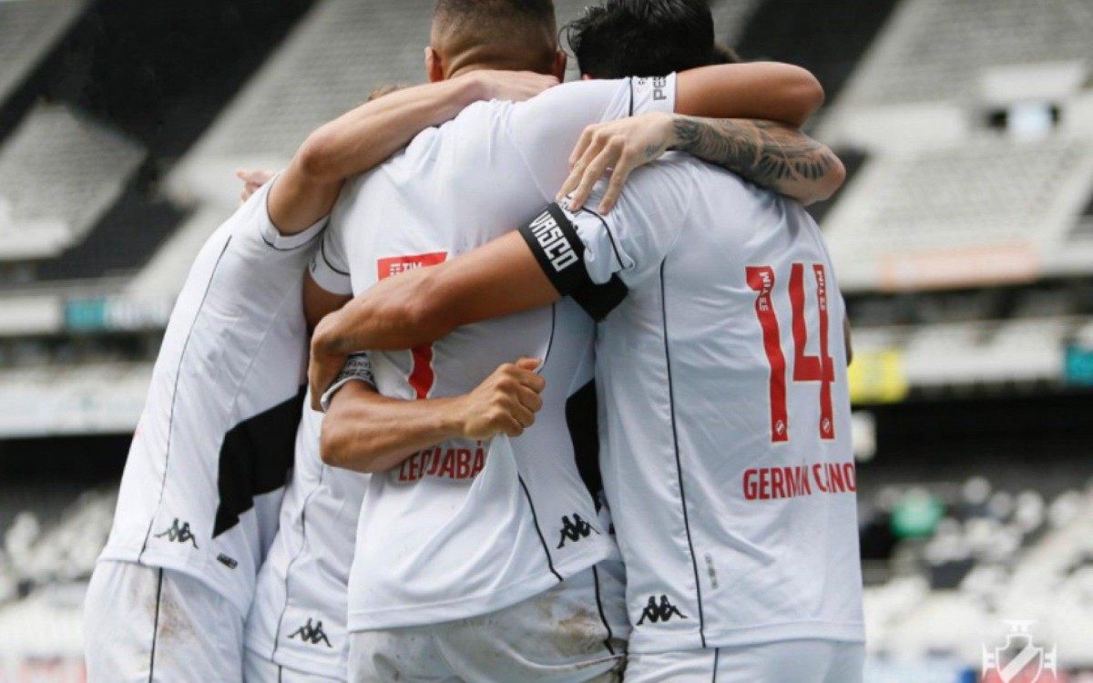 Vasco levou a melhor sobre o Botafogo