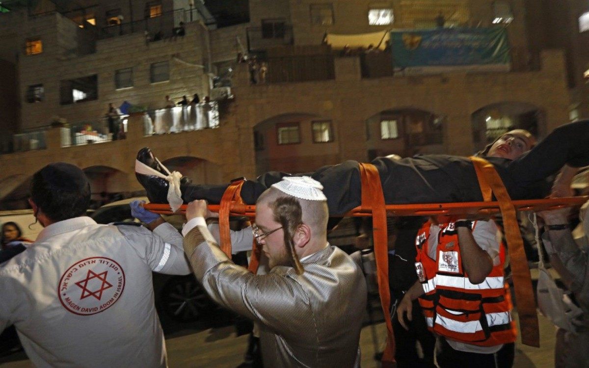 Desde a madrugada deste domingo, 42 palestinos, incluindo ao menos oito crian&ccedil;as e dois m&eacute;dicos, foram mortos em bombardeios israelenses em Gaza, um enclave pobre de dois milh&otilde;es de habitantes sob bloqueio israelense h&aacute; quase 15 anos