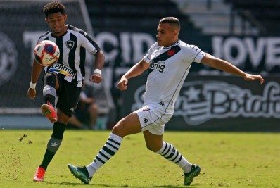 Cano decide e Vasco sai na frente do Botafogo em decisão da Taça Rio