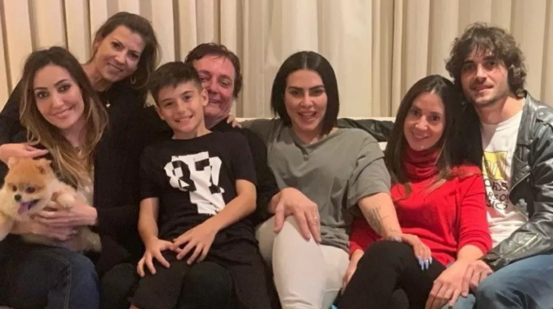 Fábio Jr. aparece em clique raro com os cinco filhos e a esposa: 'Amores da minha vida' 