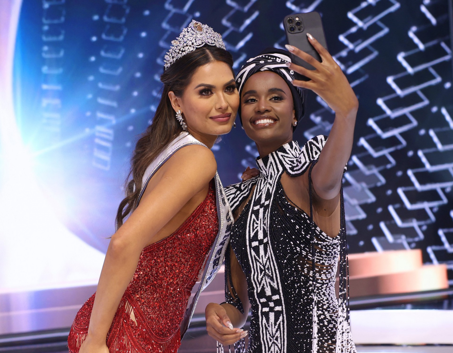 Mexicana vence Miss Universo e brasileira fica em segundo lugar