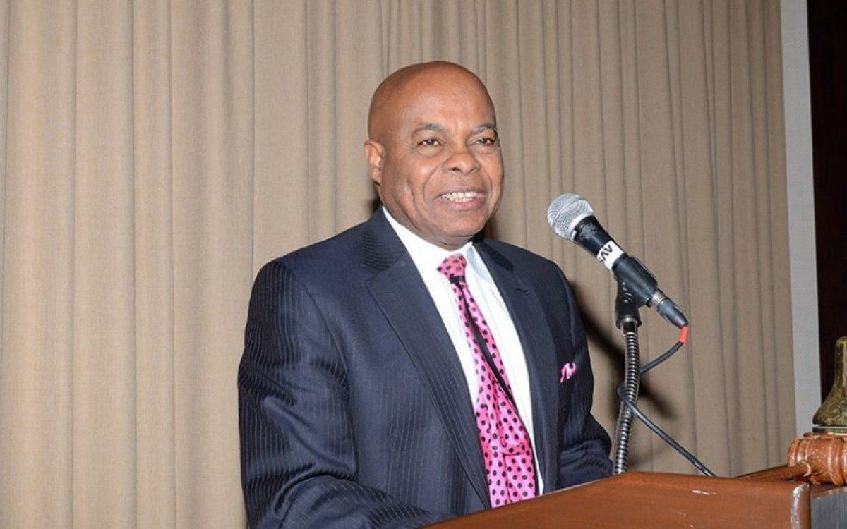 Juiz reformado possui 81 anos de idade e o suspeito teria idade entre 40 a 50 anos