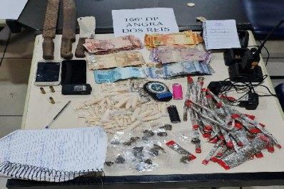 Quatro pessoas são presas por fazer a contabilidade do tráfico em Angra dos Reis