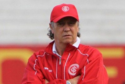 Mulher que acusa Falcão se irrita com decisão: 'Aceitam que passe o pênis no meu braço'