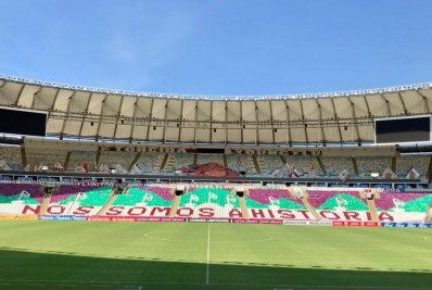 Mais um! Torcida do Fluminense faz mosaico em homenagem às Laranjeiras