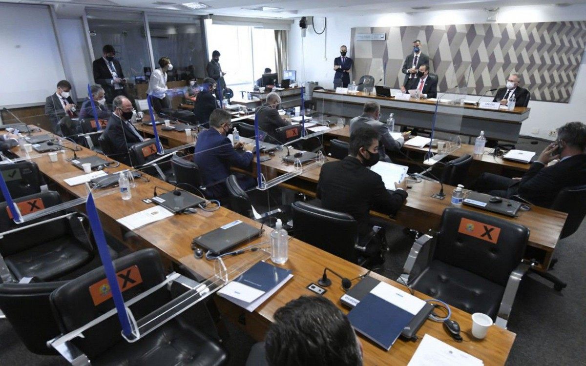 Solicita&ccedil;&atilde;o foi feita pelo vice-presidente da comiss&atilde;o, o  senador Randolfe Rodrigues ( Rede-AP)
