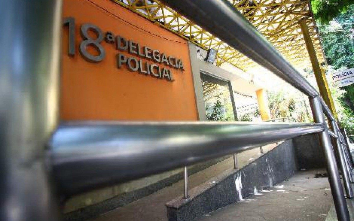 Pol&iacute;cia Civil prende homem acusado de roubo de carga em Botafogo
