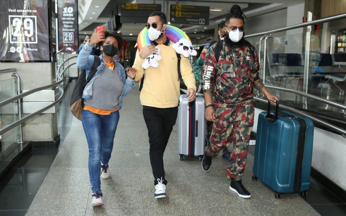 Gil desembarca no Aeroporto de Congonhas, em São Paulo, na tarde desta terça-feira